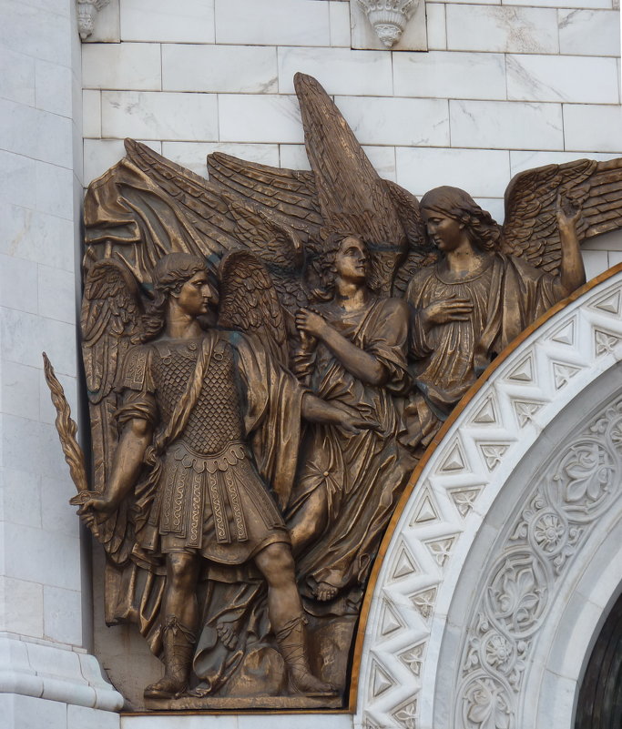 Архангел Михаил, горельеф над центральным порталом южного фасада храма Христа Спасителя - Galina Leskova