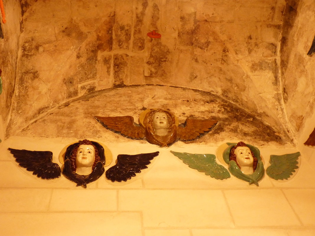 Изразцы северной стены  внутри пещеры Гроба Господня - Galina Leskova