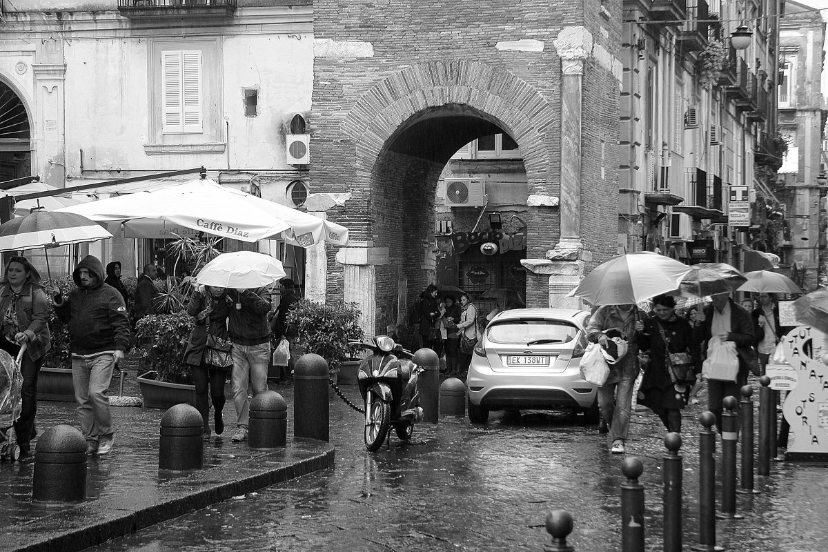 А в Неаполе дождь - M Marikfoto