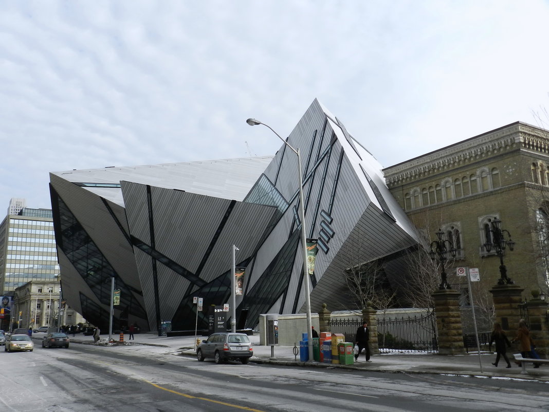 Небольшой фрагмент здания музея ROM в Торонто - Юрий Поляков