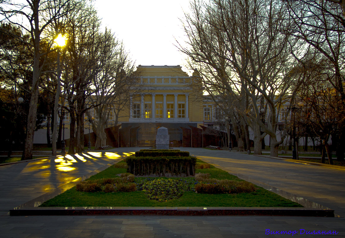 Площадь Героев г. Новороссийск - Виктор Дилянян