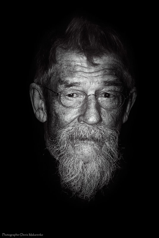 JOHN HURT, актер - Denis Makarenko