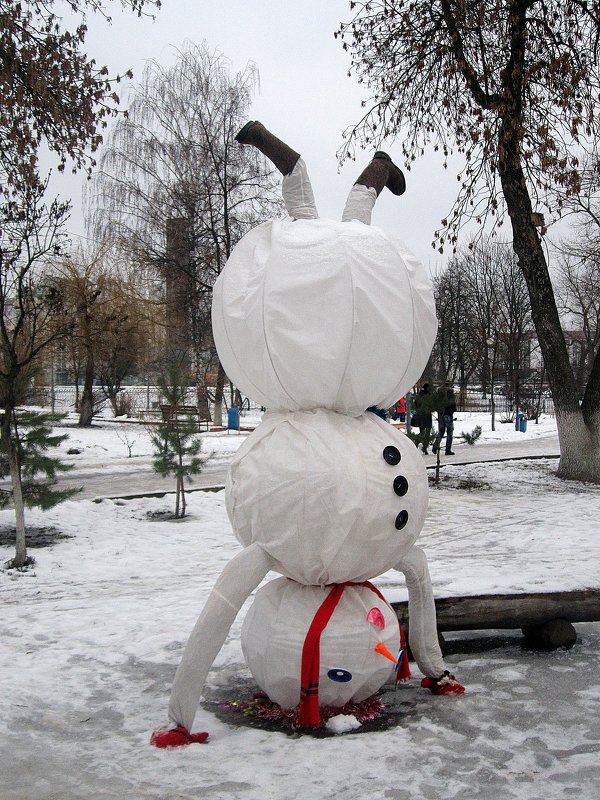 Снеговик вверх ногами - Андрей Сотников