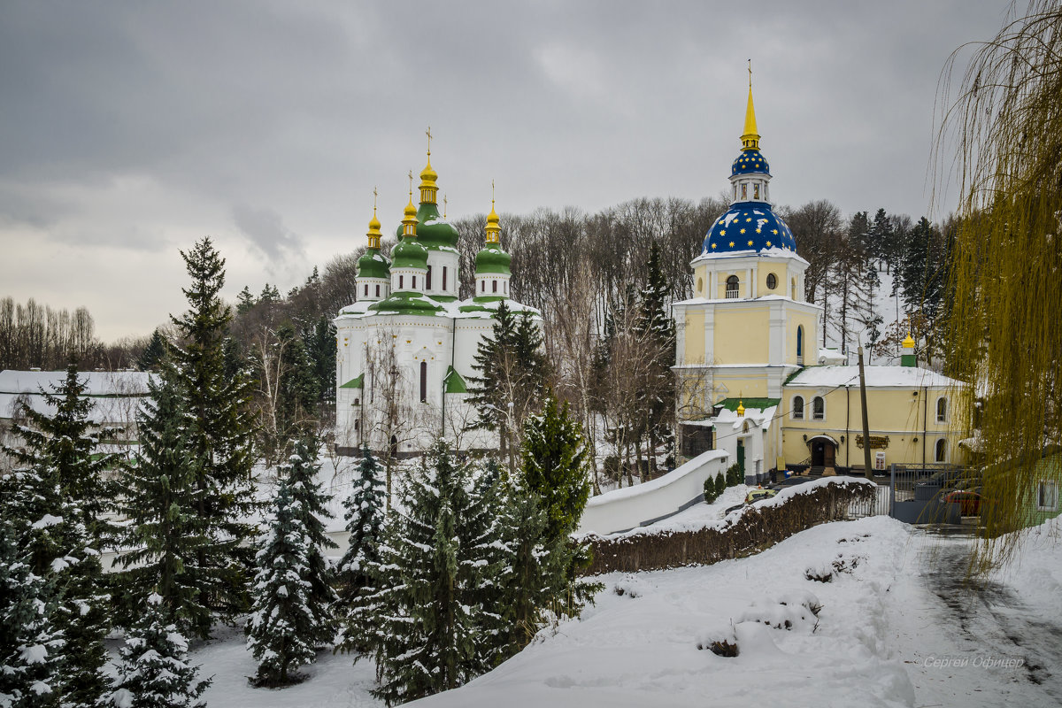 *** - Сергей Офицер