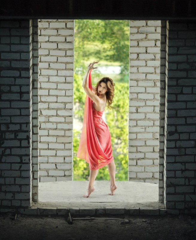 The dance pose - Мария Буданова