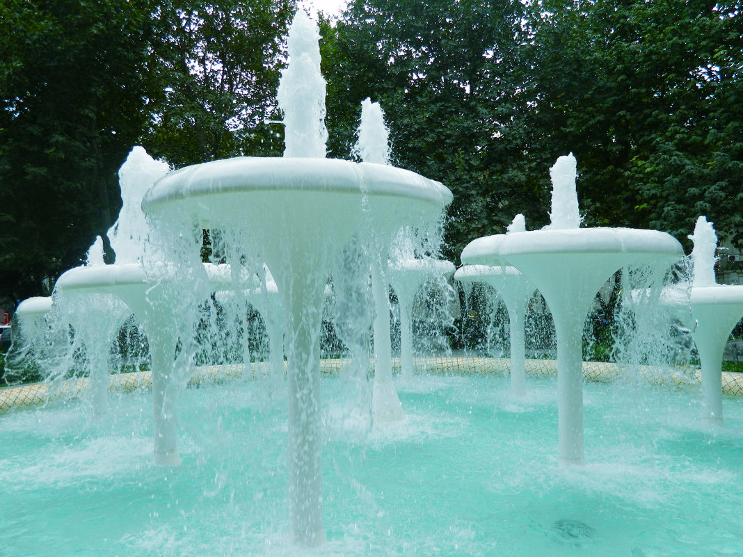 площадь фонтанов - Шамиль Аликулиев
