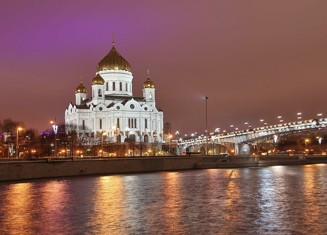 Фиолетовое небо над Храмом - Владимир. ВэВэ