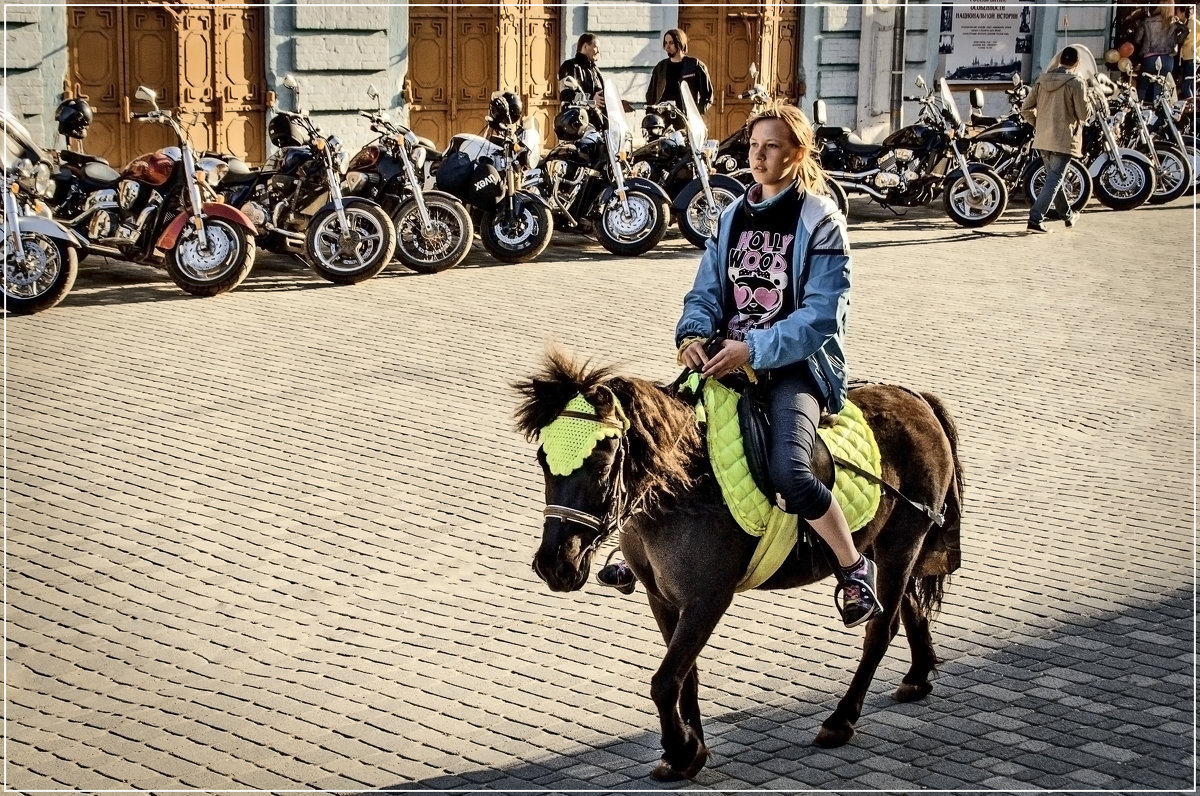 Всадница - Владимир Белозеров