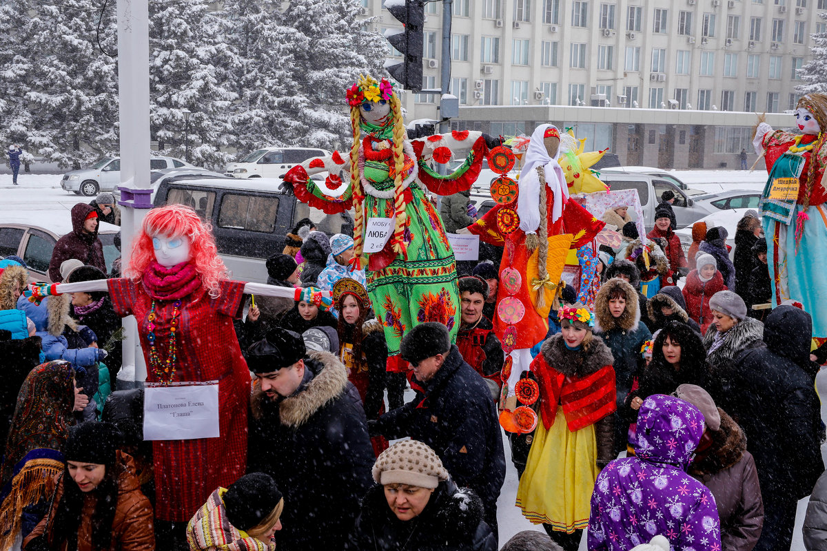 На празднике в честь масленицы - Веснушка 