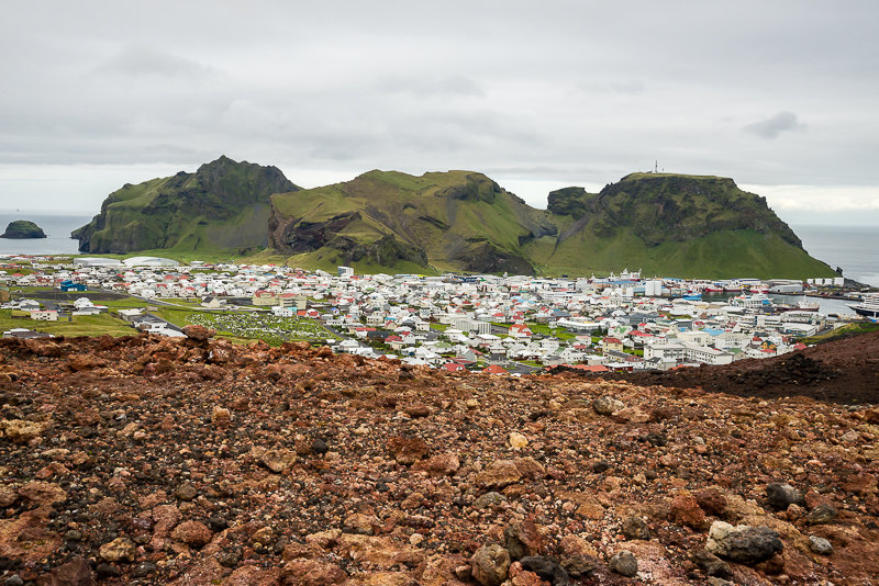 Вид с вулкана на бухту и город. Хаймей, Исландия, лето 2014-го. - Olga Koroleva