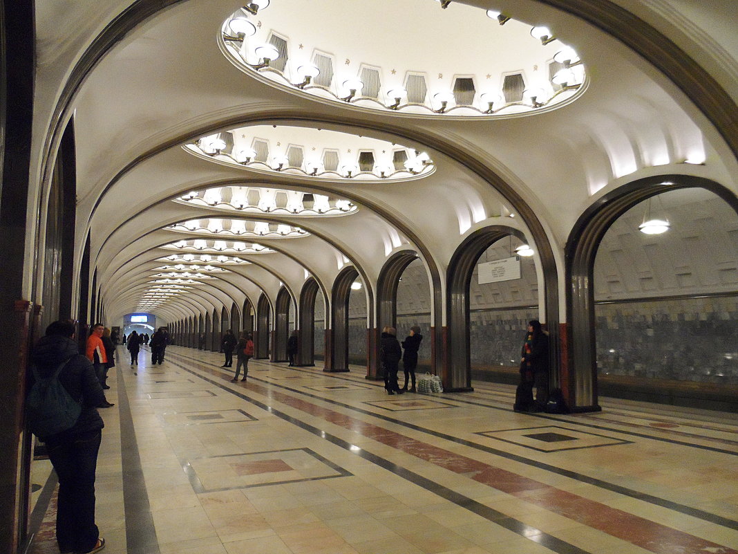 Маяковская (станция метро, Москва) - Галина 