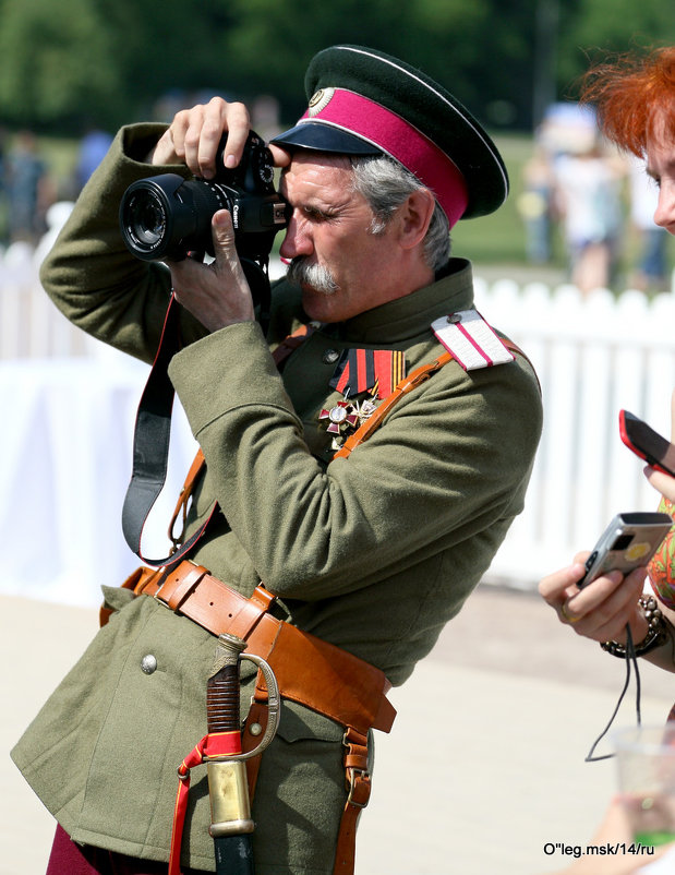Да, белый офицер и с современным фотиком - Олег Лукьянов