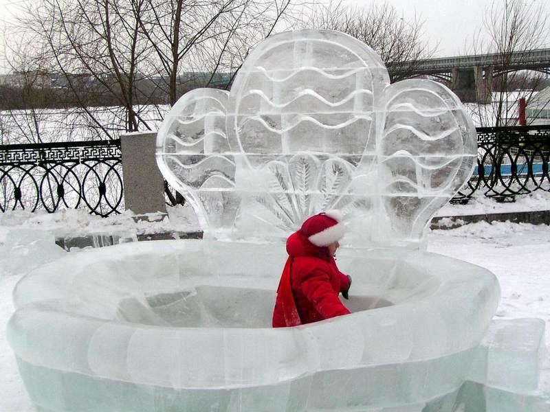 В бассейне из льда - Михаил Андреев