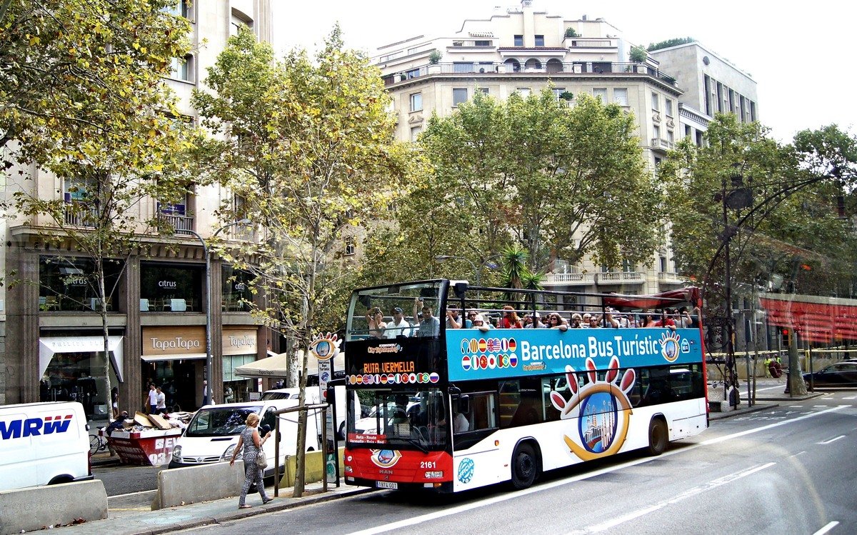 Туристический автобус в Барселоне - Анатолий Малевский