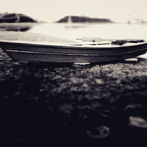 лодка на озере - Dar Milekin
