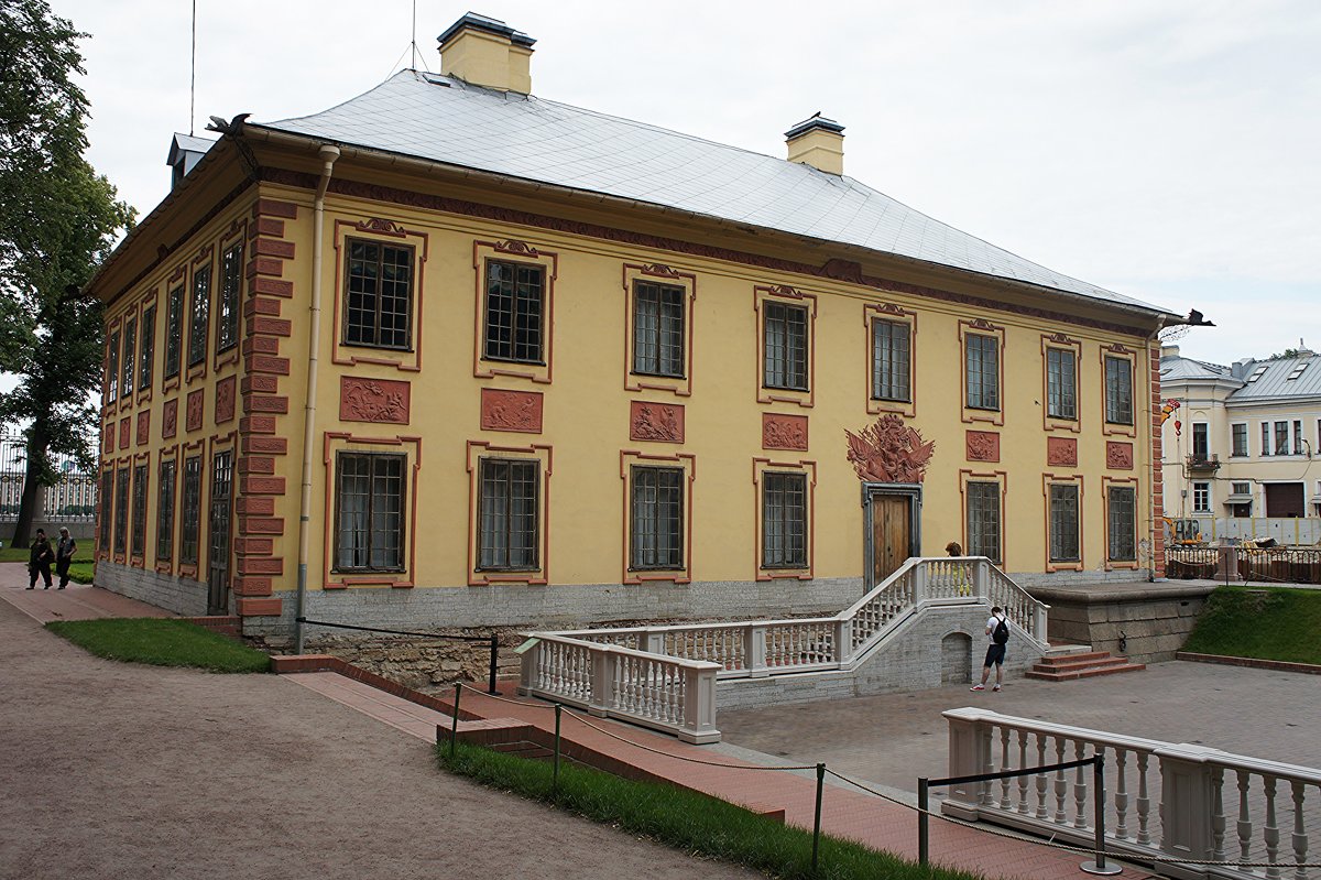 Летний дворец Петра I. Арх.	Трезини Д., 1710-1712, петровское	барокко. Южный фасад - Елена Павлова (Смолова)