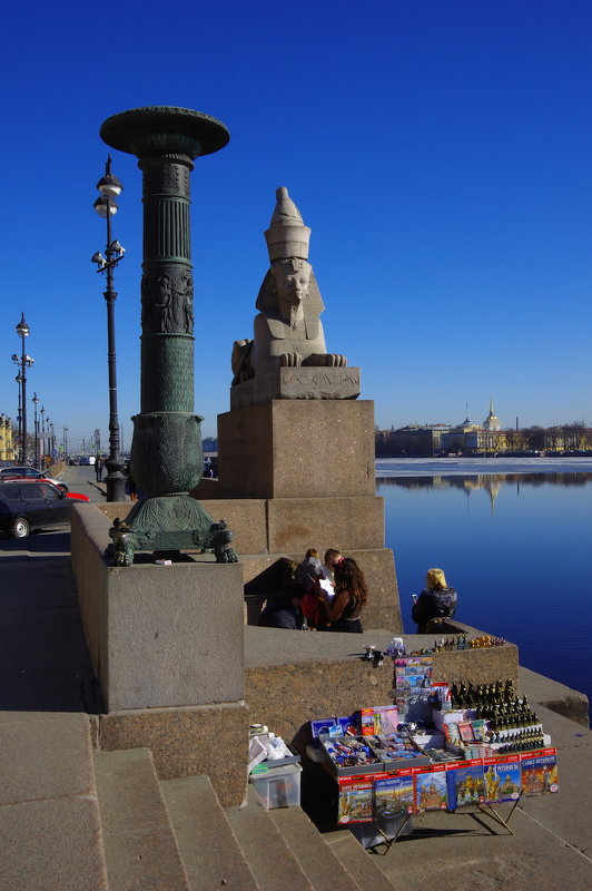 Нет торговле в этом месте. (Мешает фотографам) - Leonid Volodko