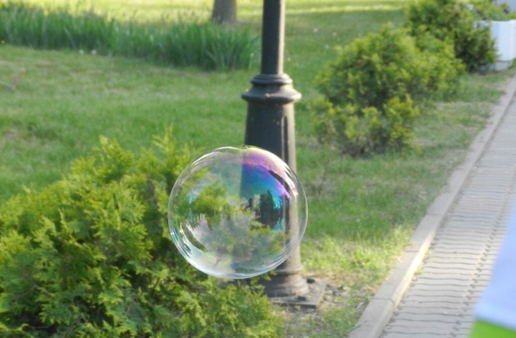 Мыльный пузырь - Роман Роман