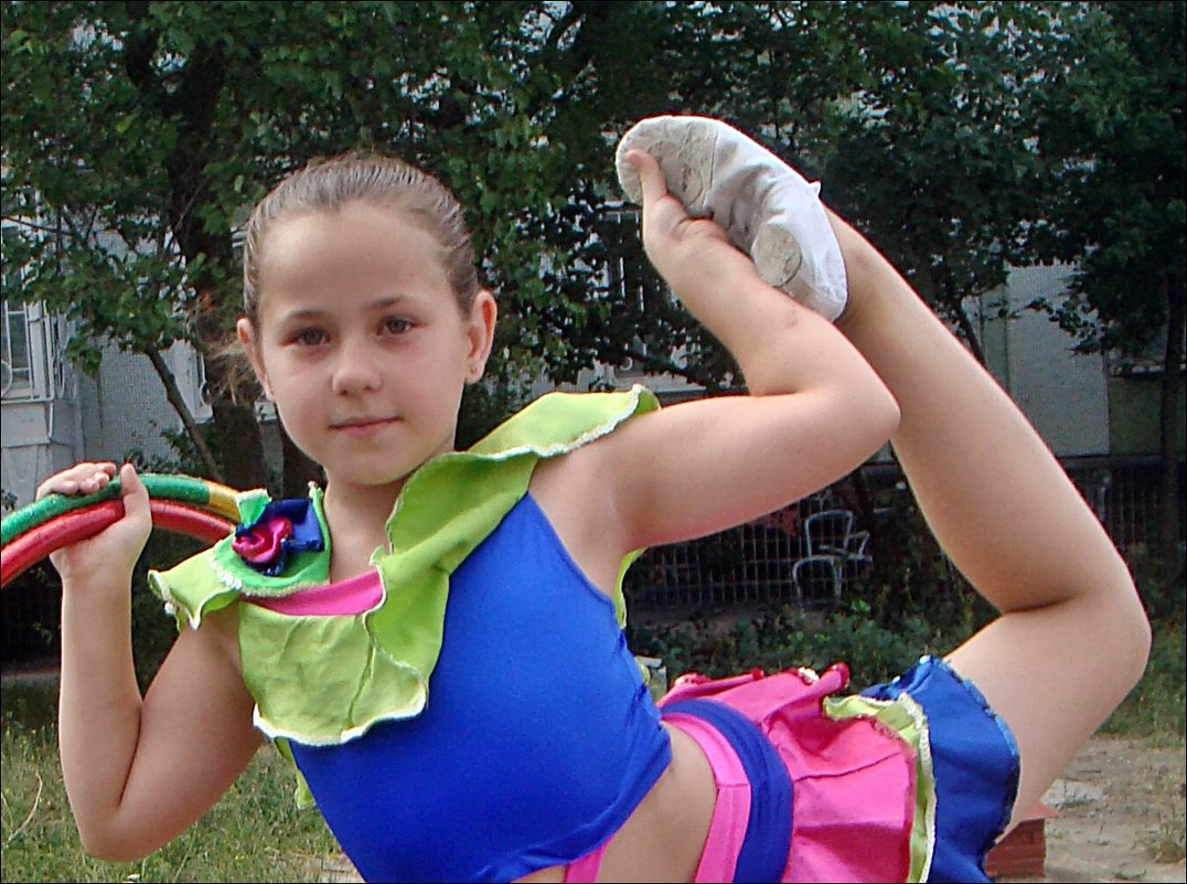 Юная гимнастка - Нина Корешкова