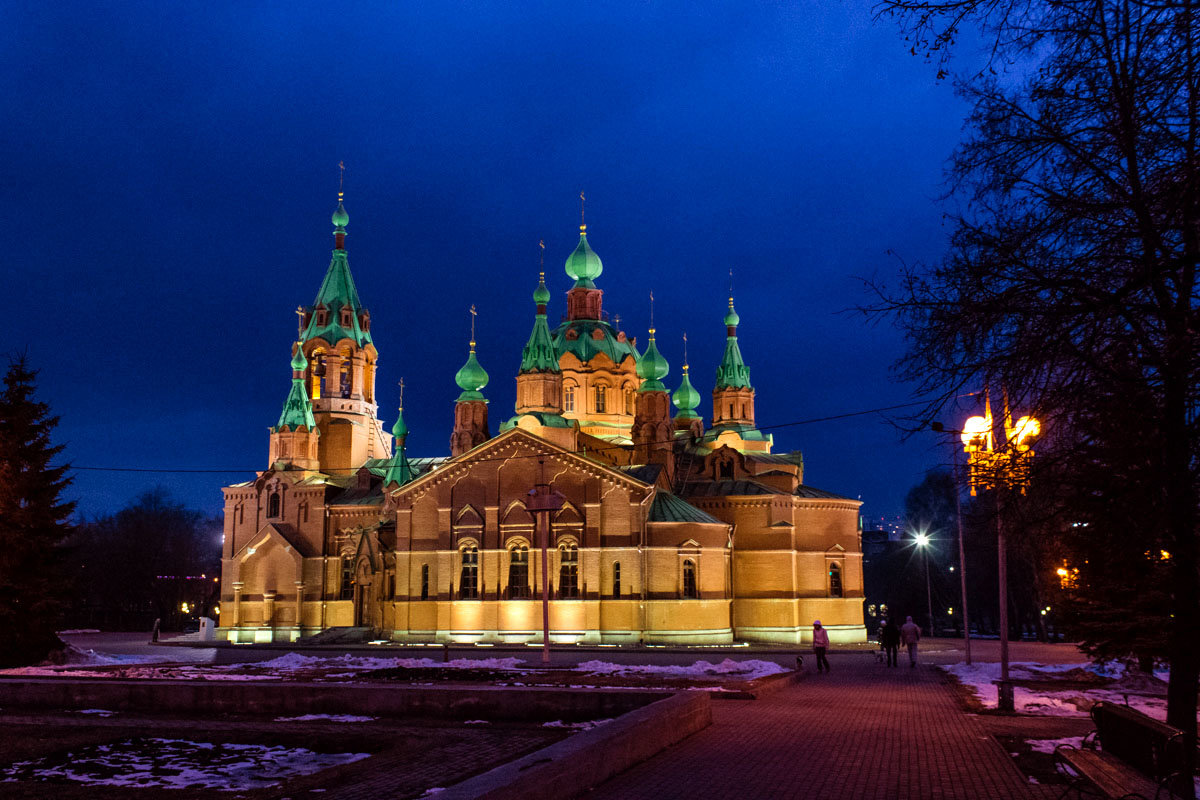 Церковь  Александра Невского в вечерней подсветке. - Надежда 