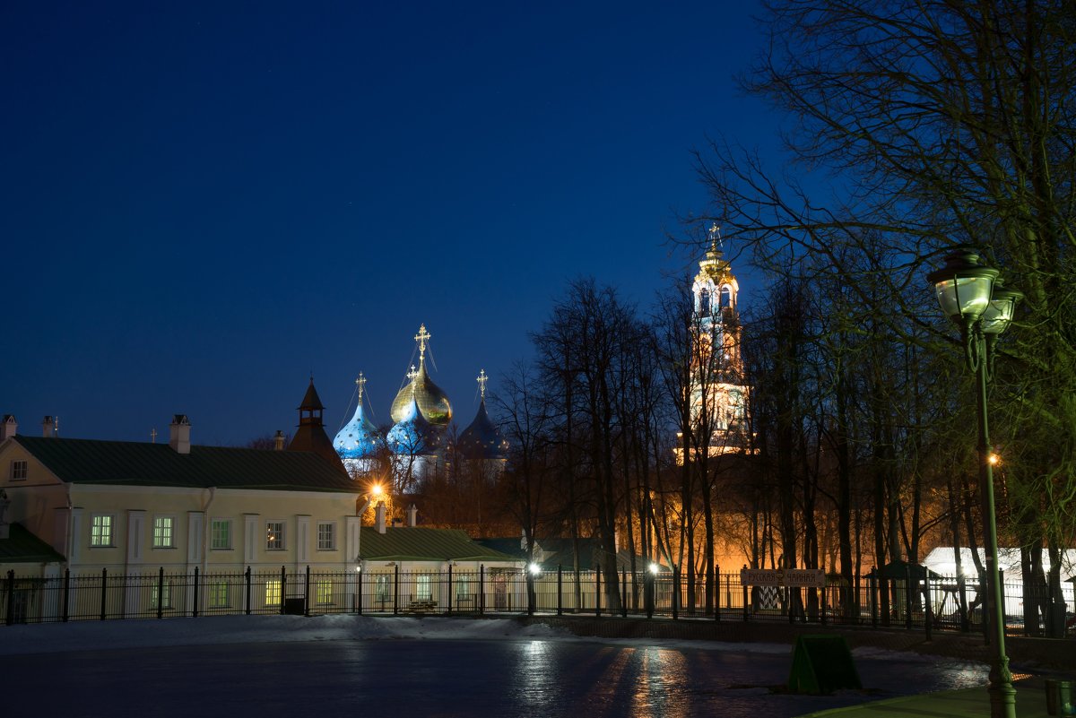 ночь- вид на Лавру Святого Сергия - Александр Беляков