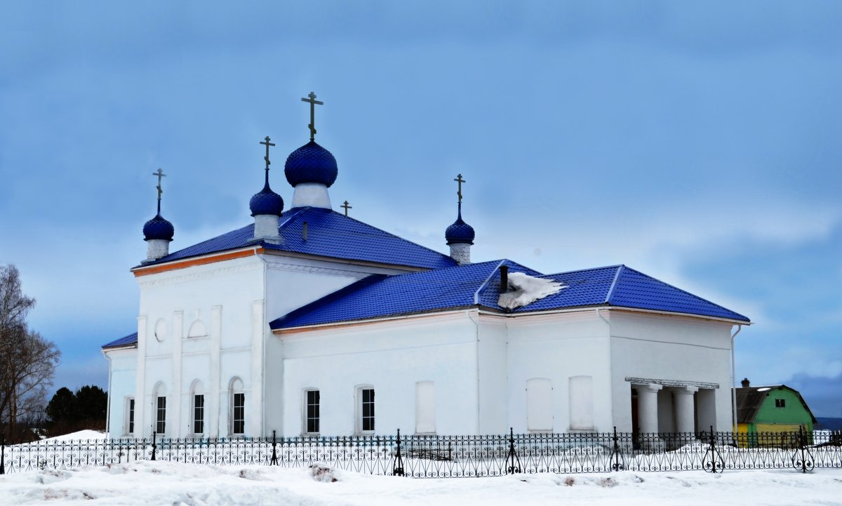 Восстановленный  сельский храм. - Виктор Заморков