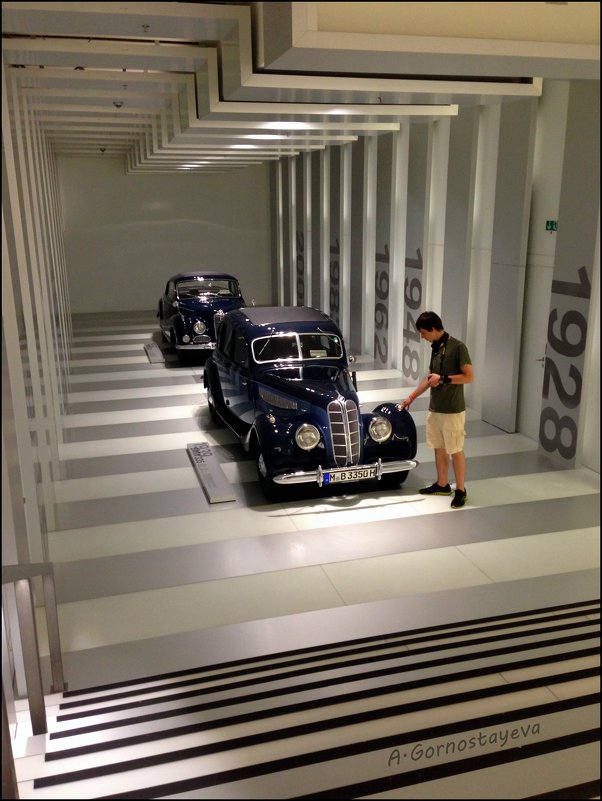 Музей BMW в Мюнхене — один из самых популярных музеев Германии. - Anna Gornostayeva