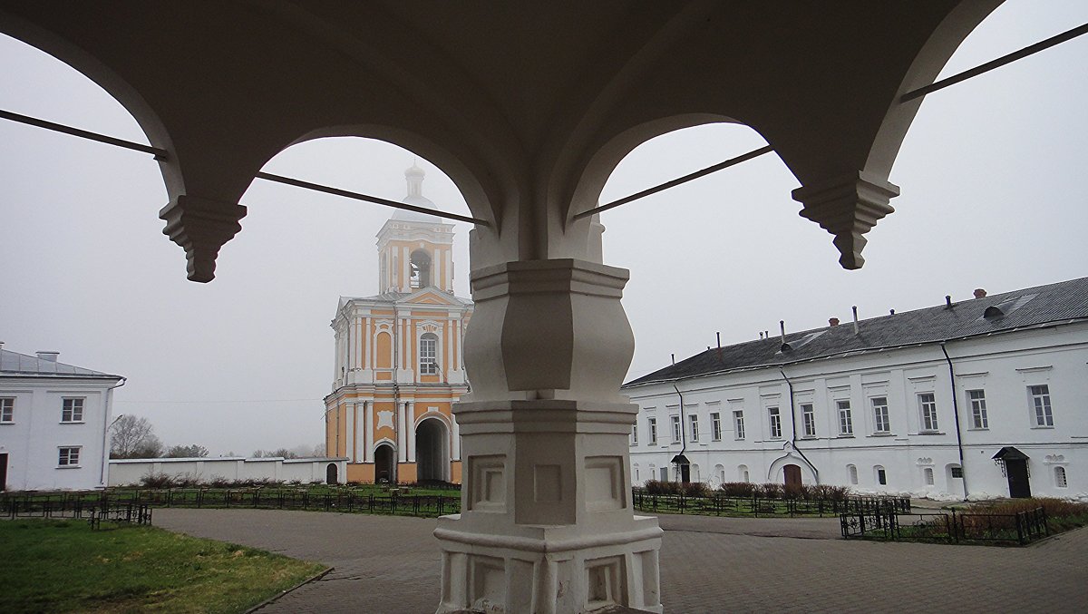 Варлаамо-Хутынский монастырь утром - Елена Павлова (Смолова)