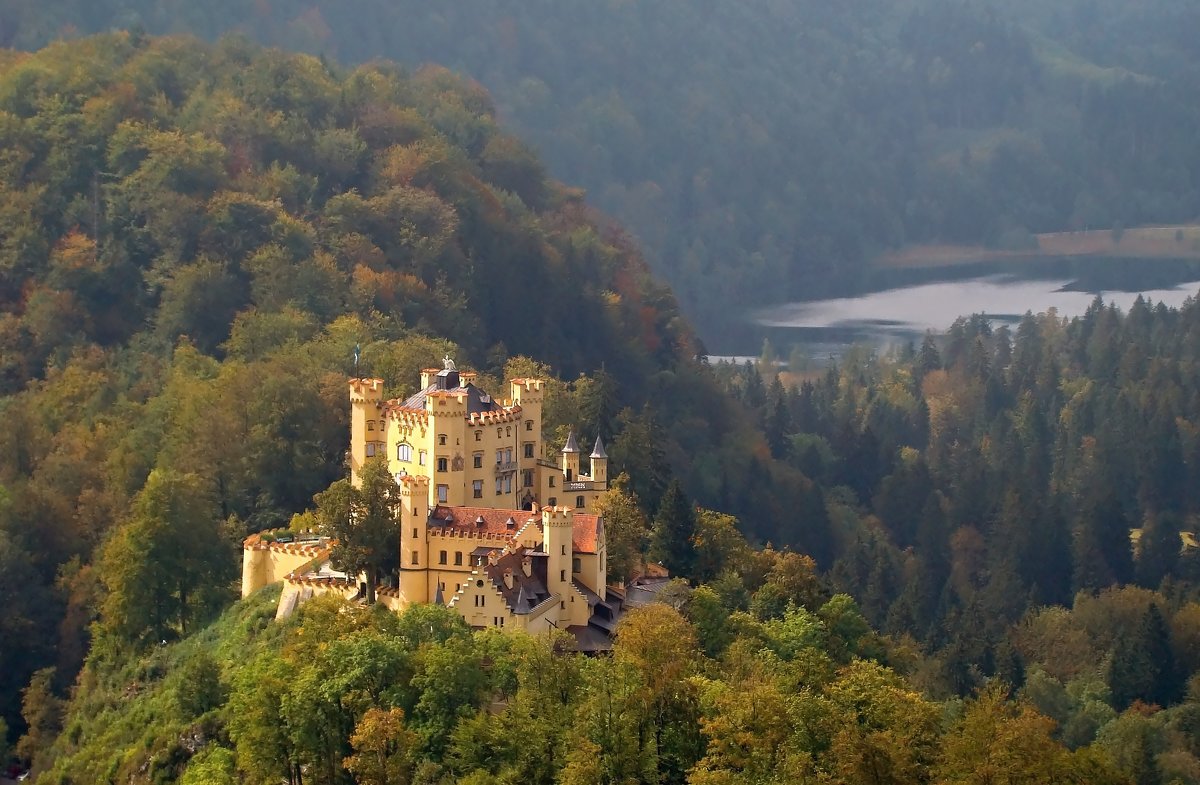 Замок Хоэншвангау   в южной Баварии - tamara *****