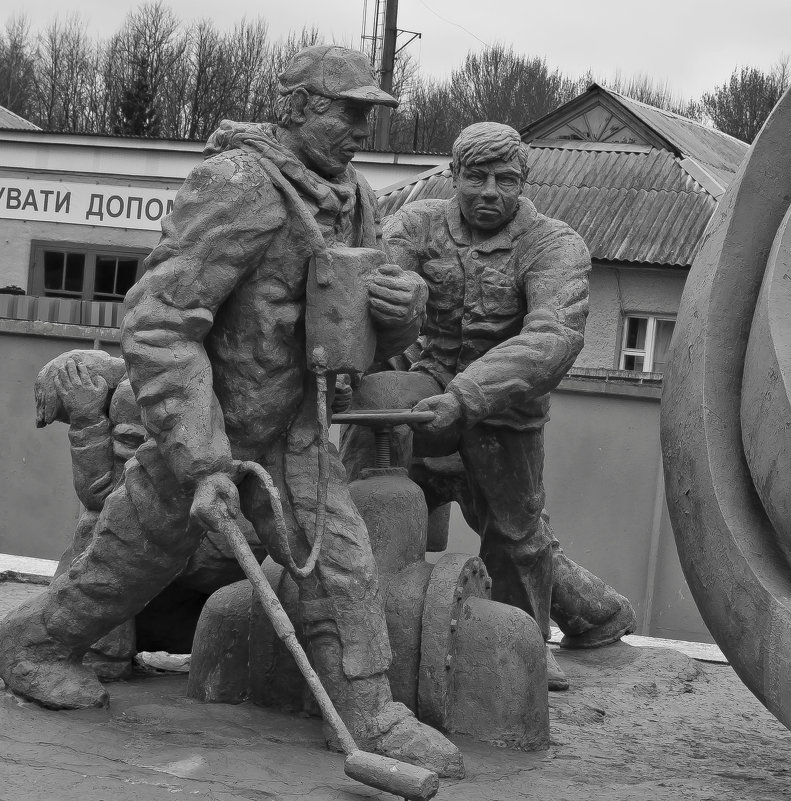 Чернобыль.Памятник пожарным - Ольга Винницкая (Olenka)
