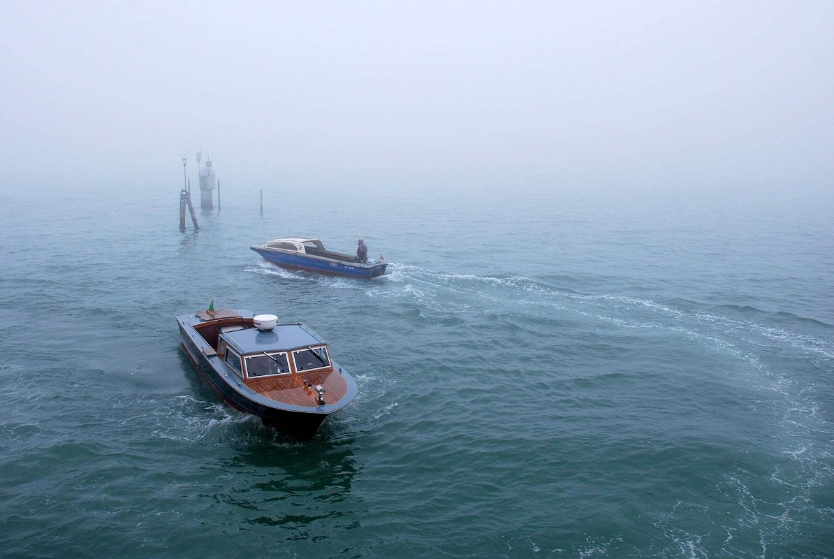 туманная Венеция. Лодки - Елена Познокос