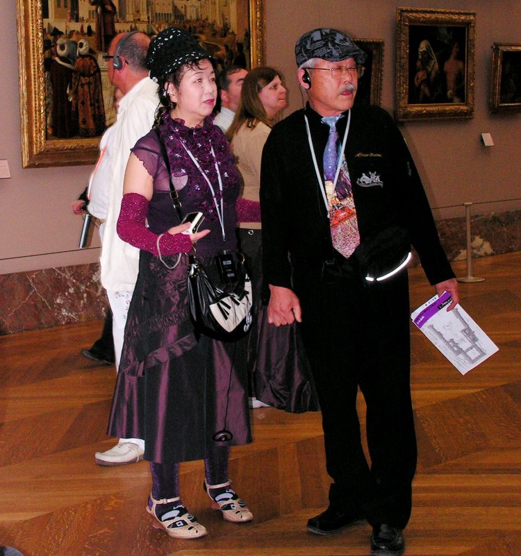Японские туристы в Лувре - Елена Даньшина