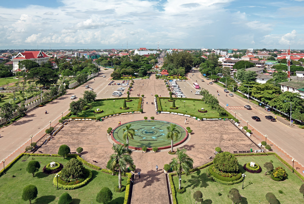 Лаос. Вьентьян. Вид с триумфальной арки - Владимир Шибинский