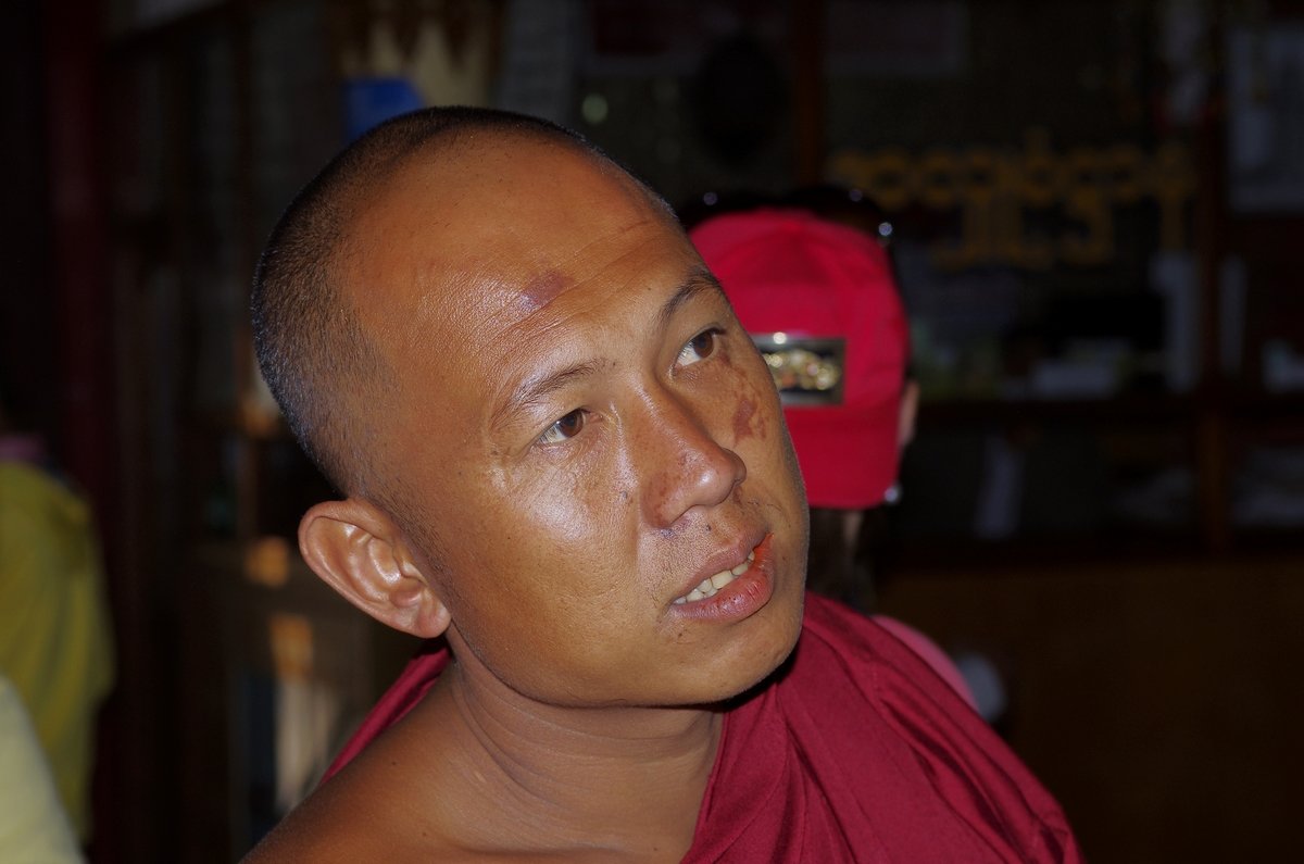 Буддийский монах - Михаил Рогожин