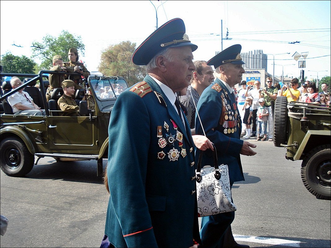 В День Победы. Запорожье, 2012 год - Нина Корешкова