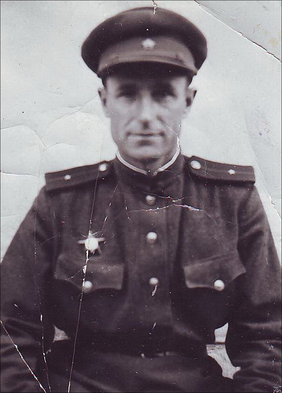 Младший лейтенант И.П. Чёрный.  Берлин, май 1945 года - Нина Корешкова