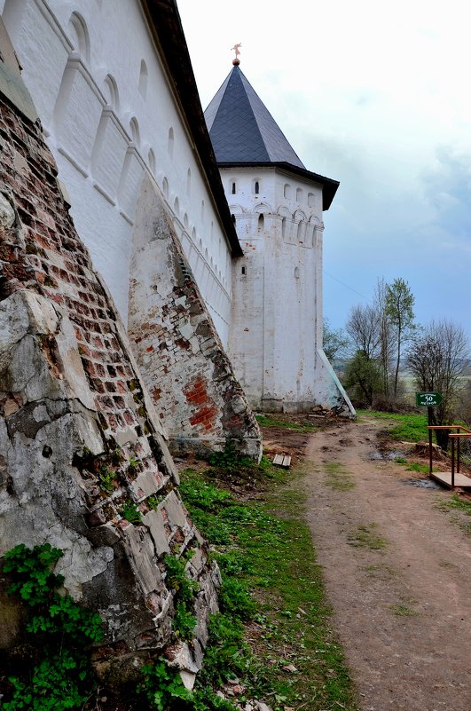 Стена Саввино-Сторожевского монастыря с башней - Ирина Н