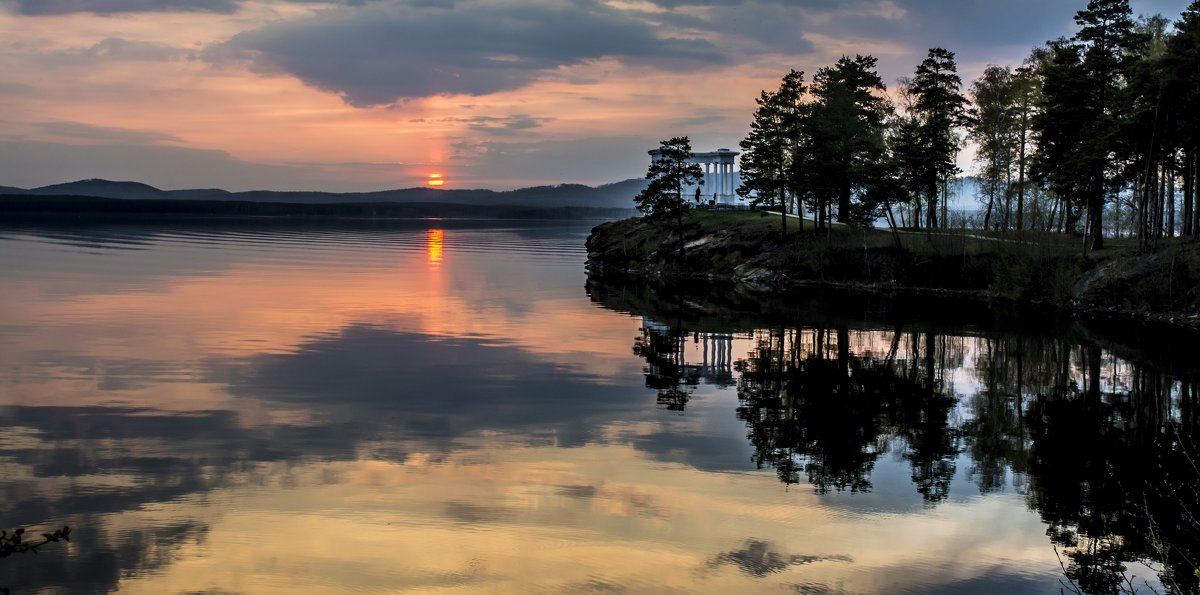 sunset on the lake - Dmitry Ozersky