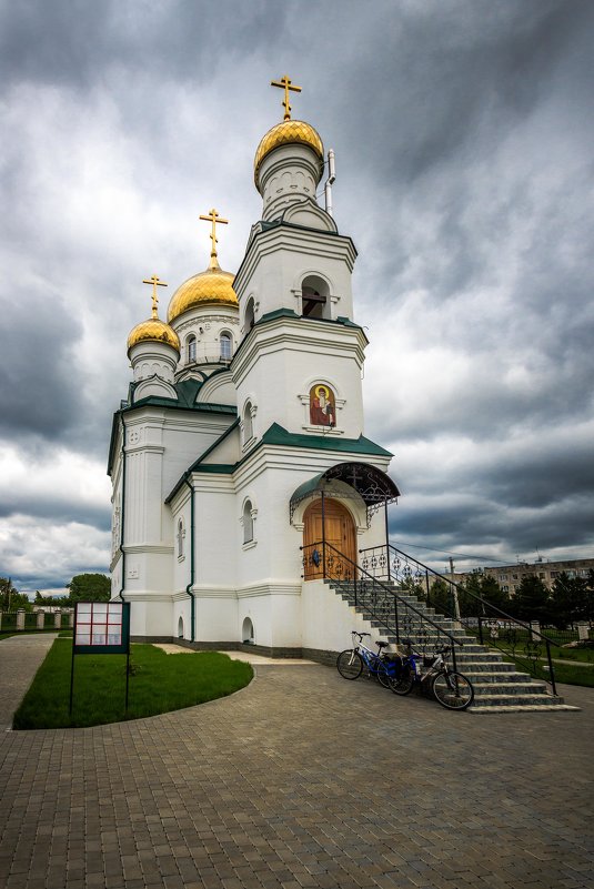 Храм святителя Спиридона Тримифунтского в Екатеринбурге