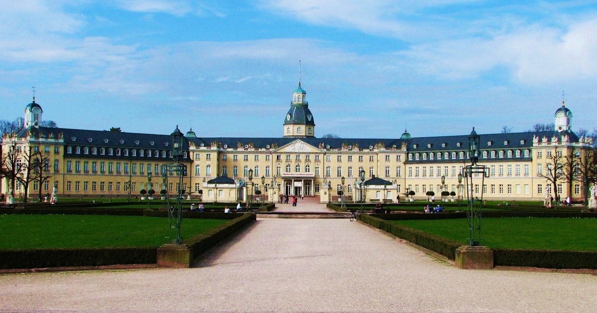 Дворец Карлсруэ - бывшая резиденция маркграфов и великих герцогов Бадена. - Лариса Мироненко