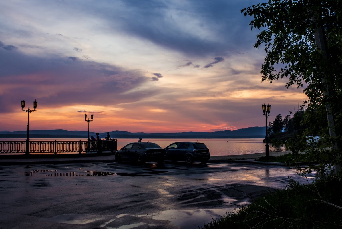 evening on the waterfront - Dmitry Ozersky