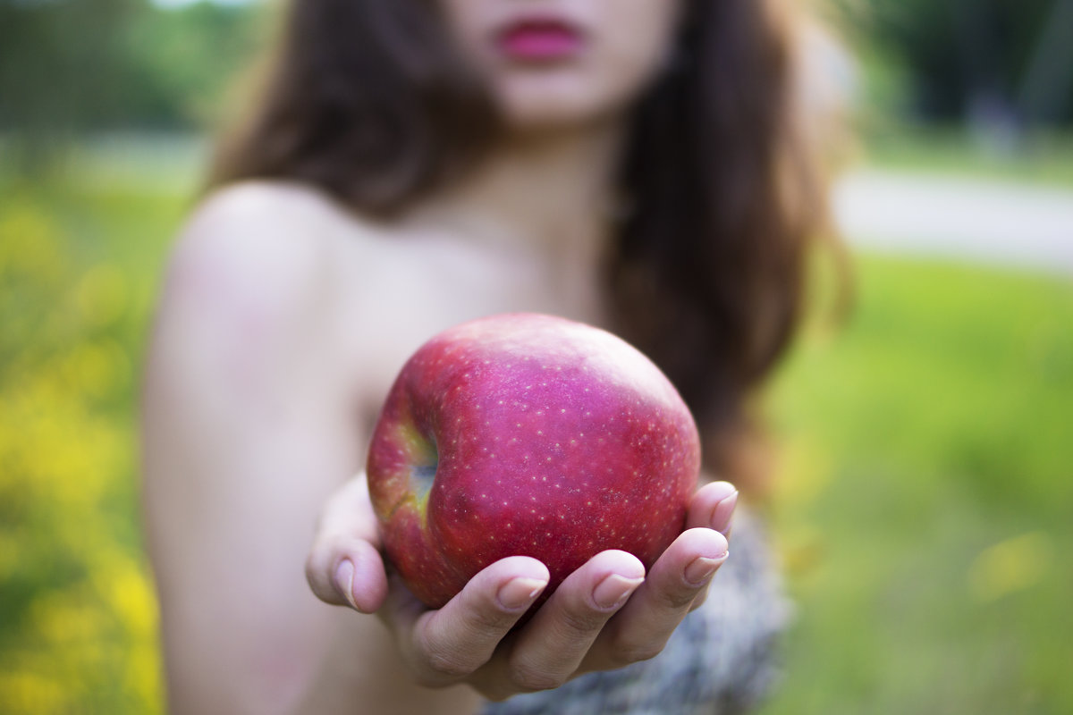 Ева Запретный плод и яблоко