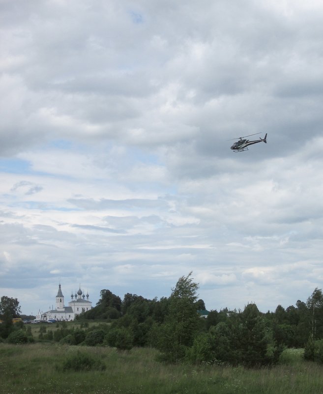 В храм - на вертолёте. - Михаил Попов