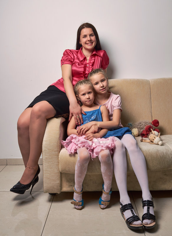 Мама с дочерьми - Яна Васильева