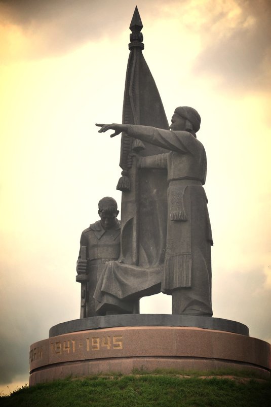 Монумент воинской славы - Татьяна Захарова