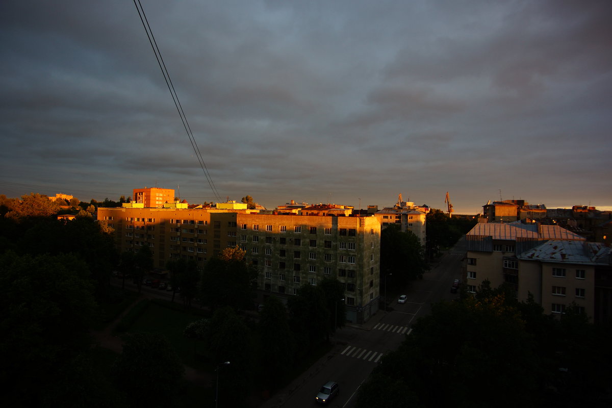 Закат в городе... - Vladimir 