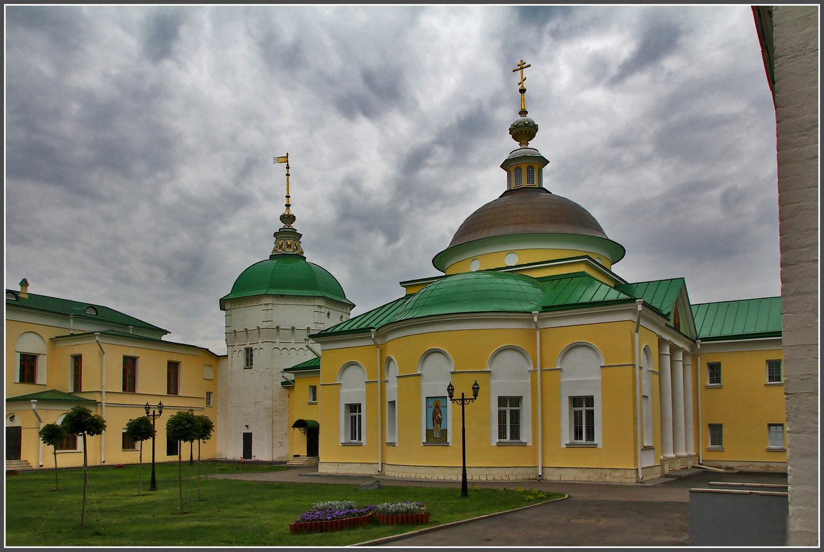 в Николо-Пешношском монастыре - Дмитрий Анцыферов