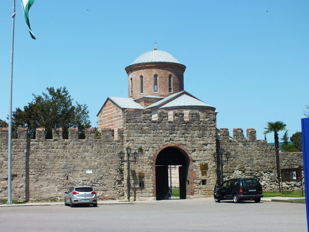 Абхазия. Патриарший собор в Пицунде - Николай 