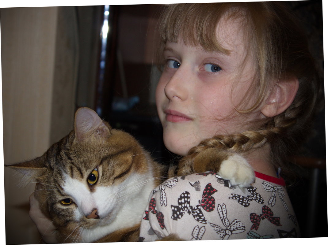 Девочка с котенком - Алексей Корнеев