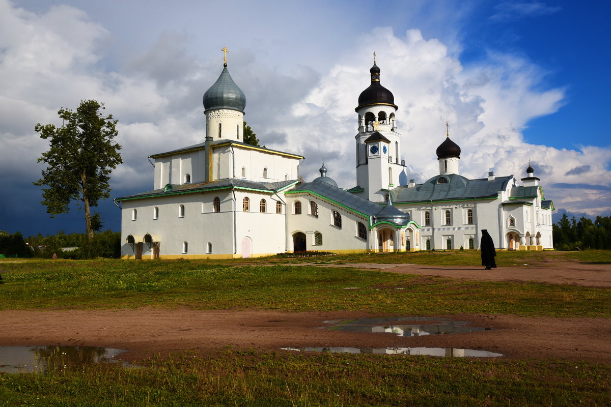 Сааво-Крыпецкий монастырь - Владимир Бурдин